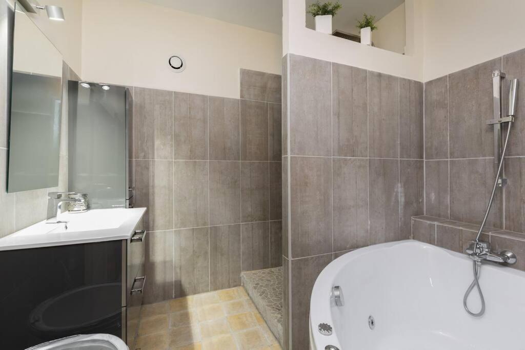 Apartment Les Gites De Grand Pere Jules Violes